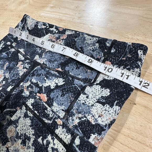 Lululemon Speed Up Crop 21" Spring Bloom Multi Women's Sz 2 Excellent Condition - Picture 9 of 11